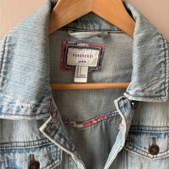 Denim Jacket - Light Wash - Picture 6 of 6